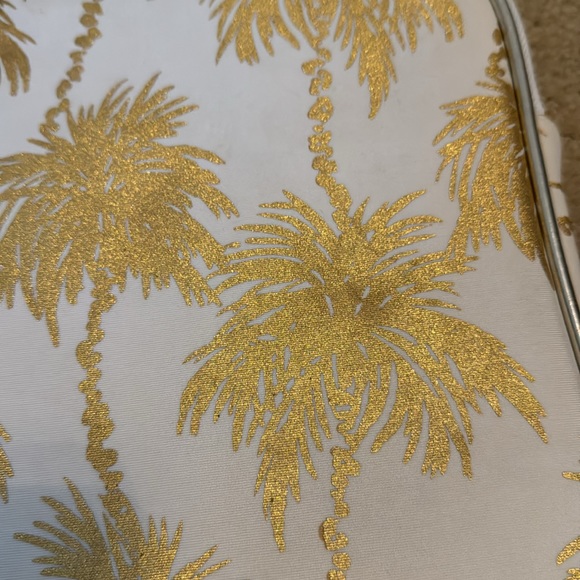 Lilly Pulitzer Gold and White Laptop Case Gently Used - Picture 6 of 6